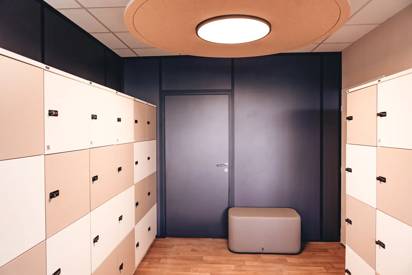 Vestiaire et casiers à code